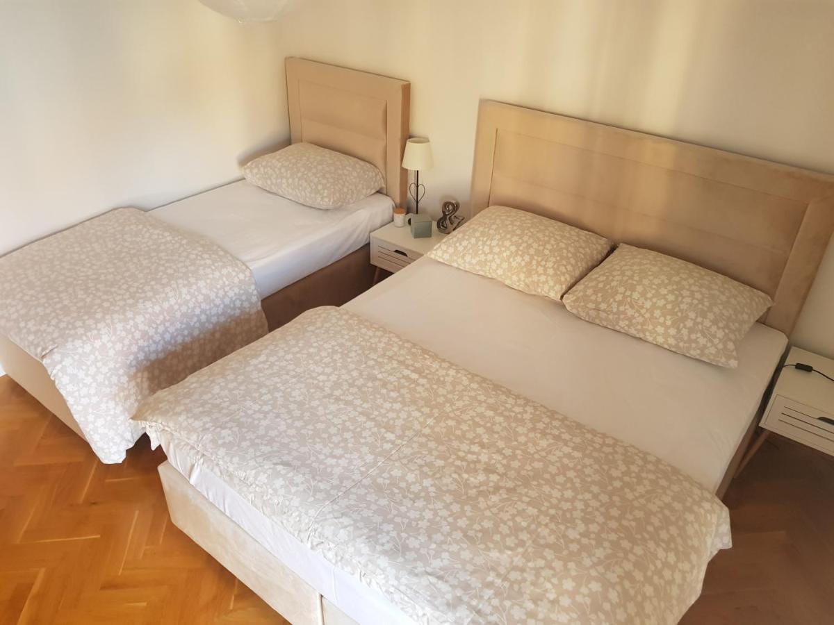 Antonija I Mateo, In The Center Of Apartman