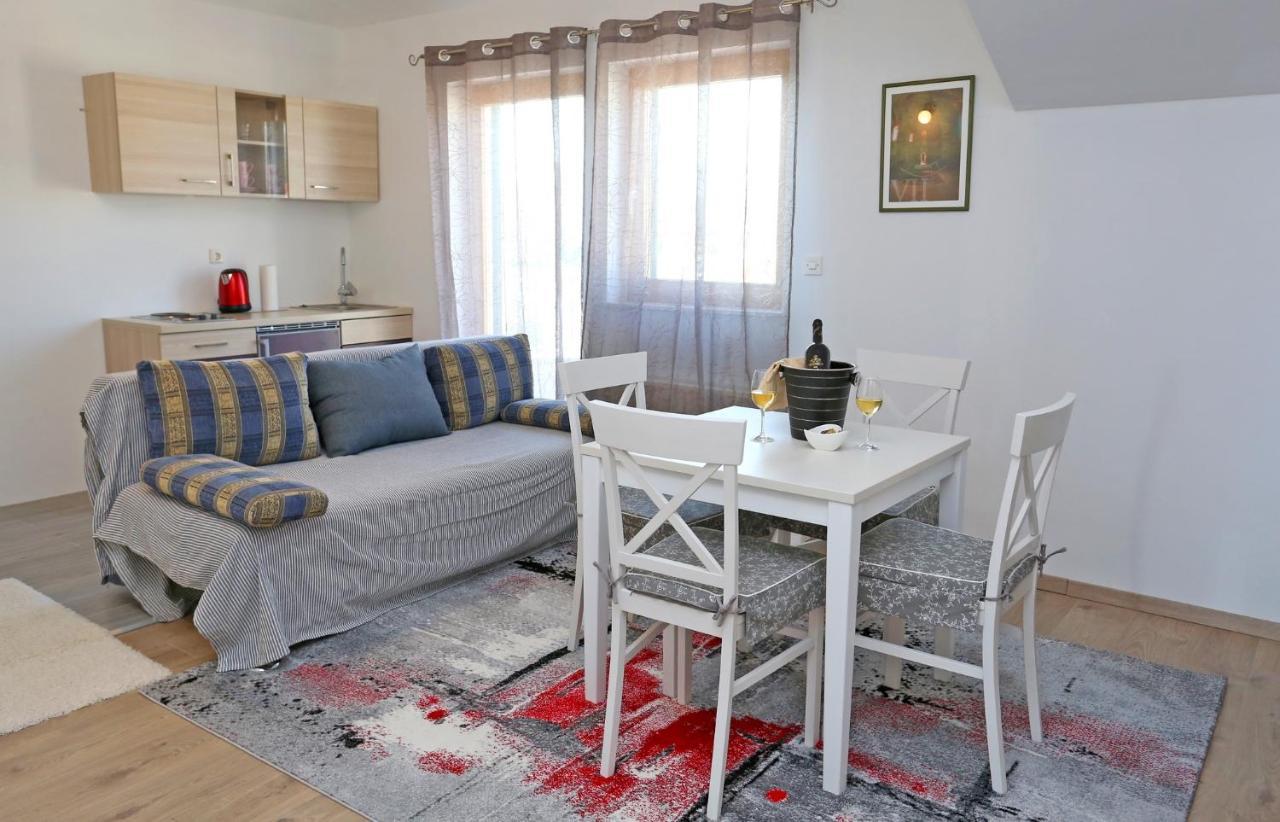 Apartment Znjan