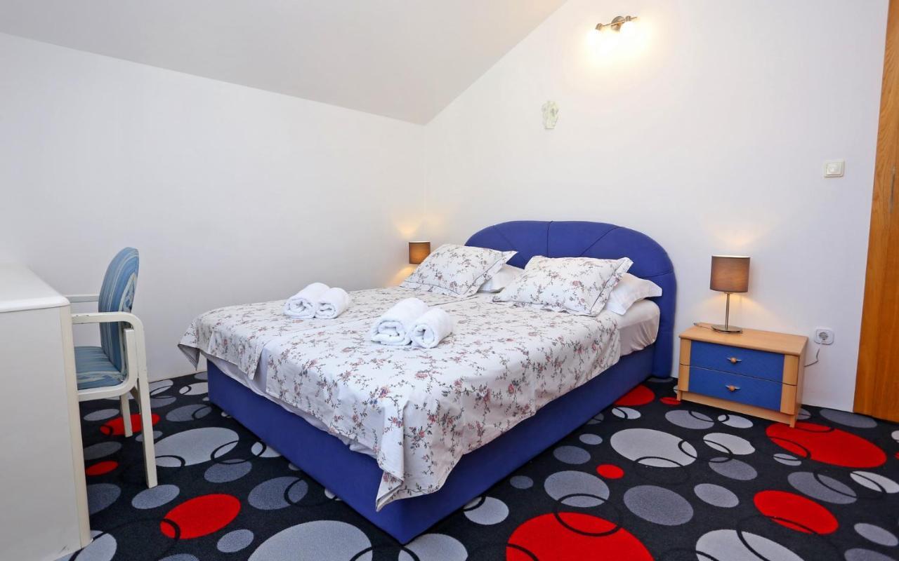 Apartment Znjan