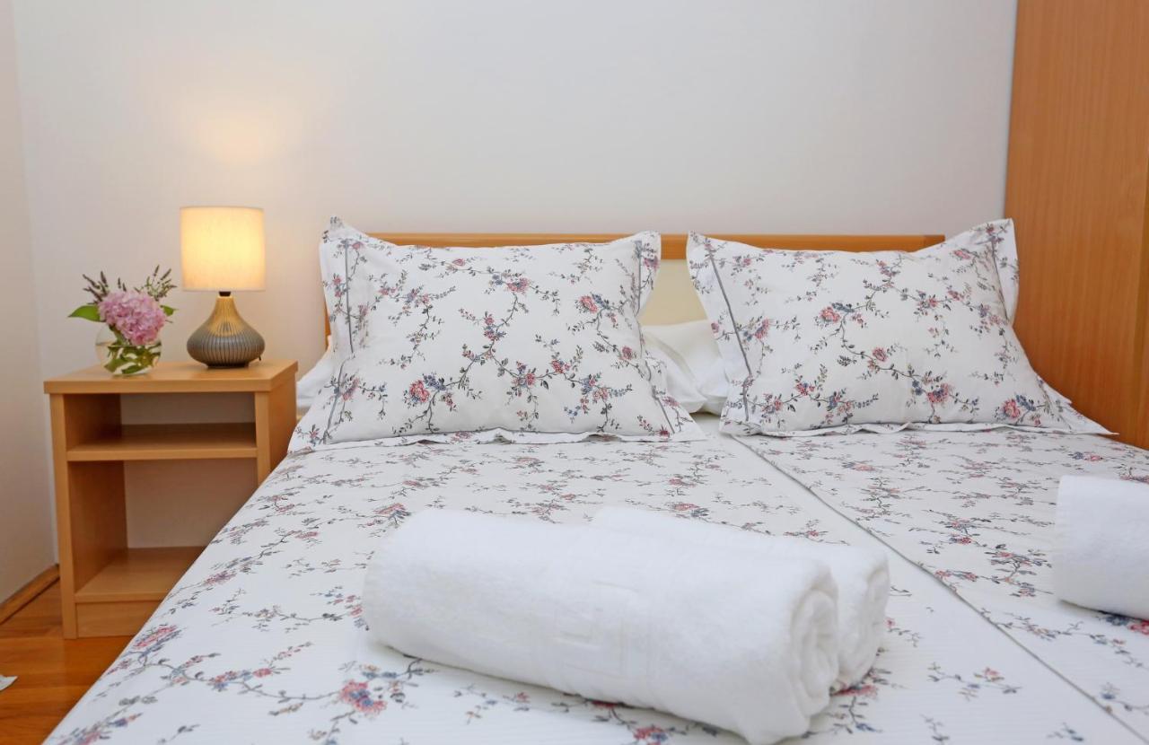 Apartment Znjan *