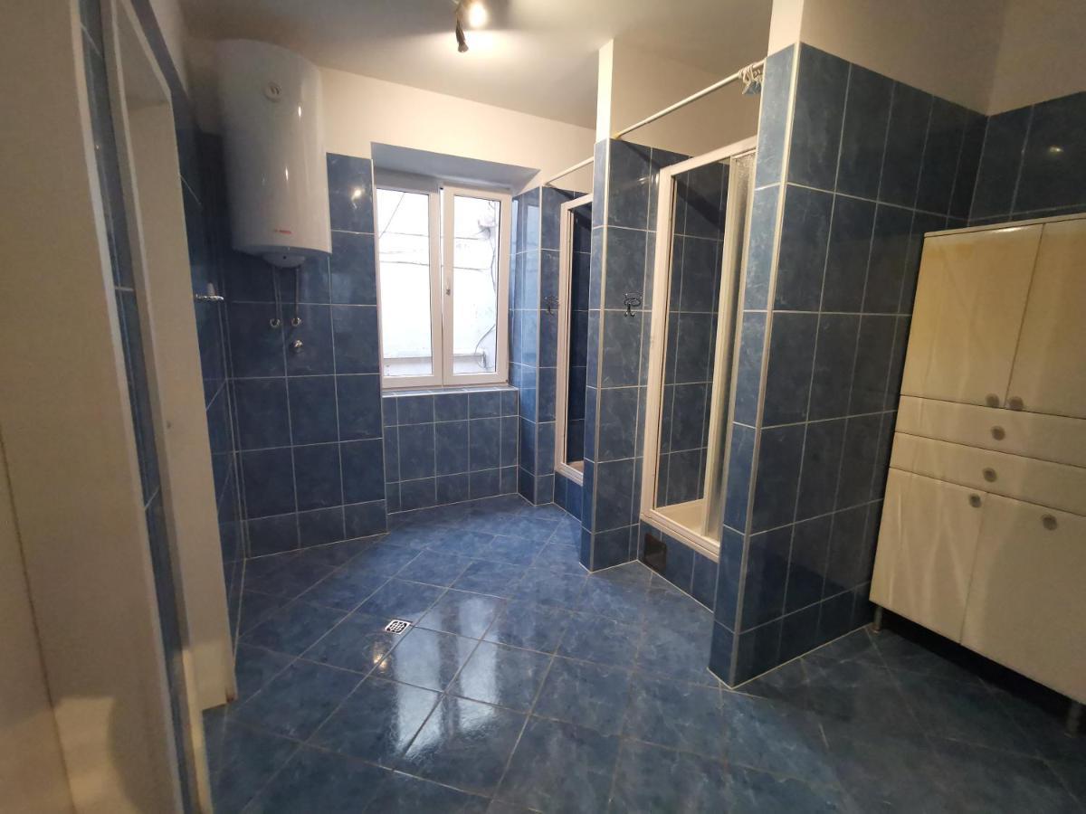 Spacious 140m2 Downtown 3 Bedroom * Split