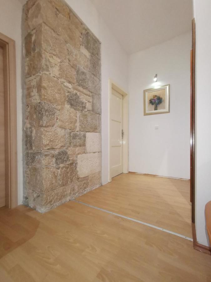 Spacious 140m2 Downtown 3 Bedroom Apartment Split
