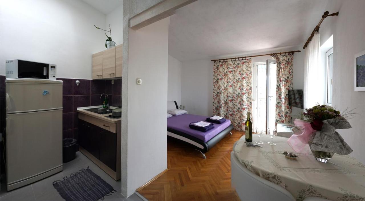 Muco Varos Apartment *