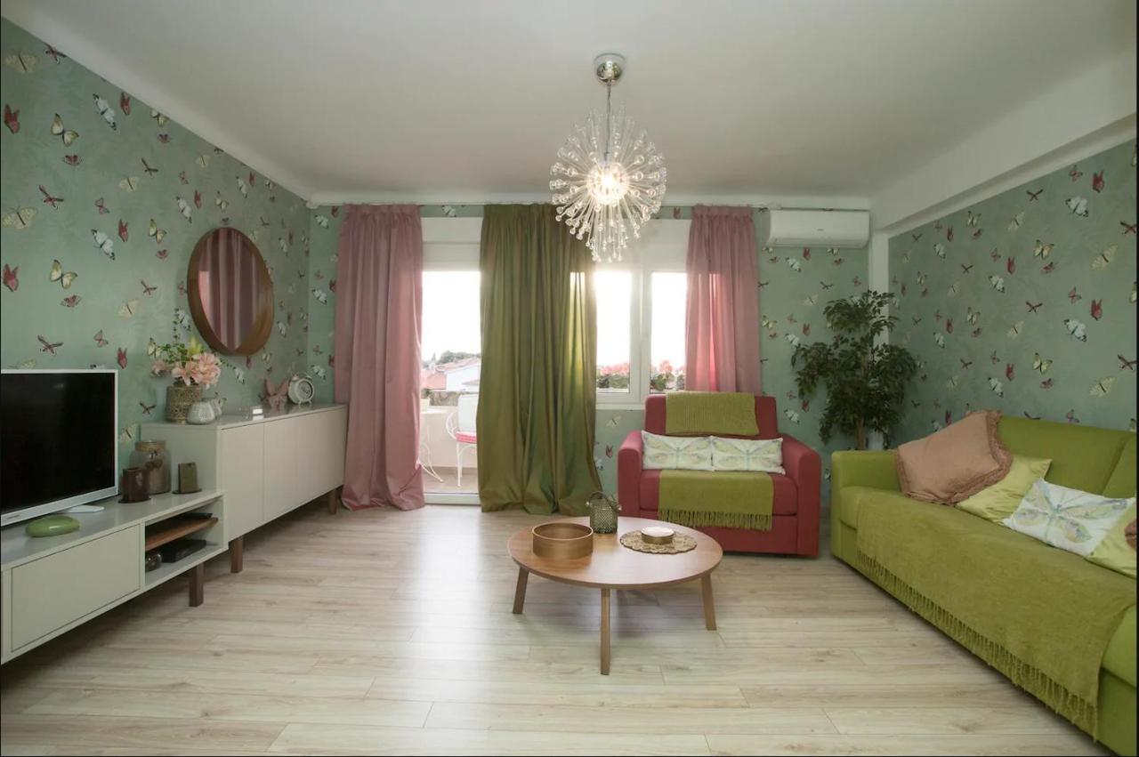 Butterfly With Sea View Apartment *
