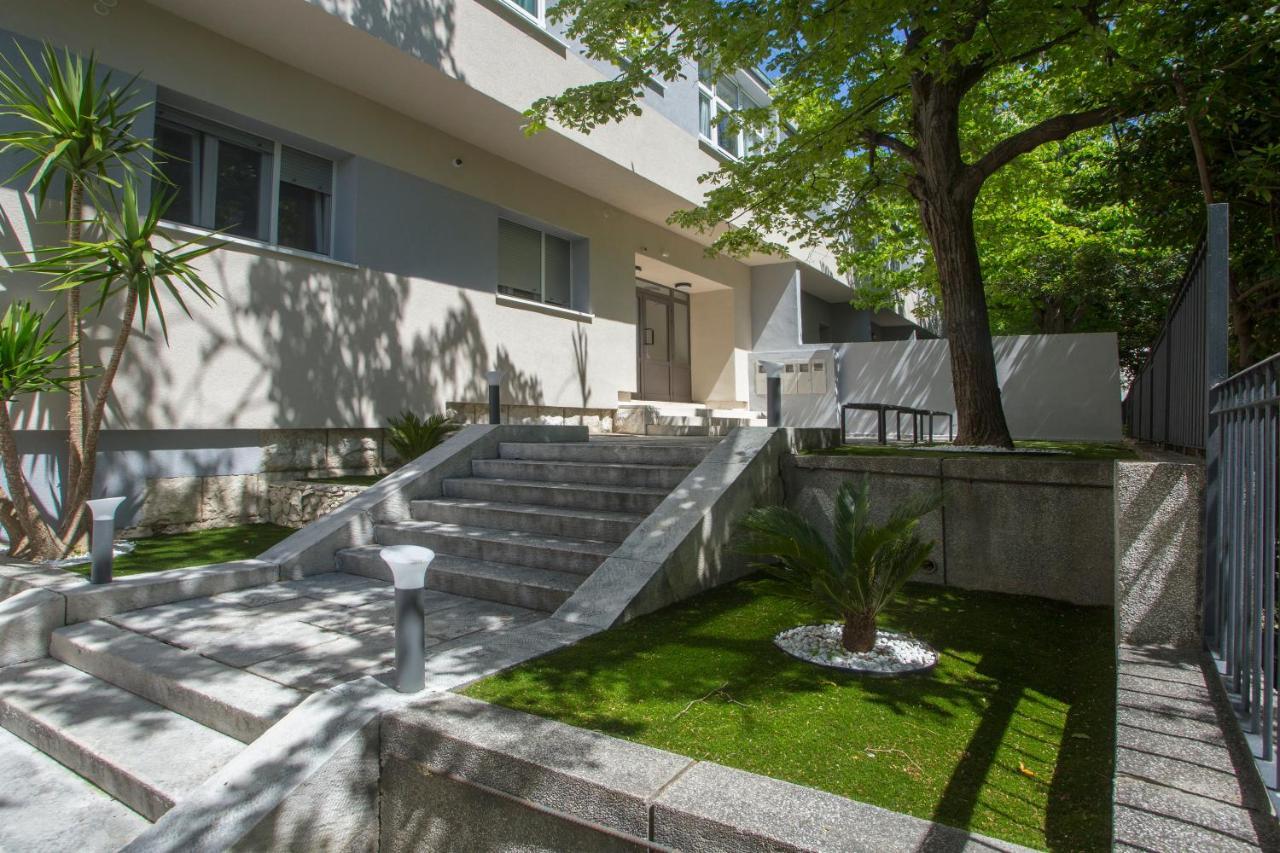 Perimar Luxury And Center Split