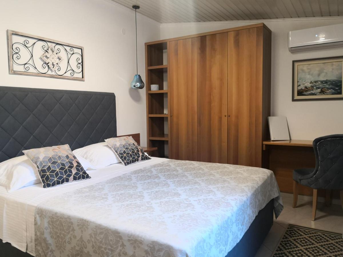 Private Oasis-villa Sandina Apartment *