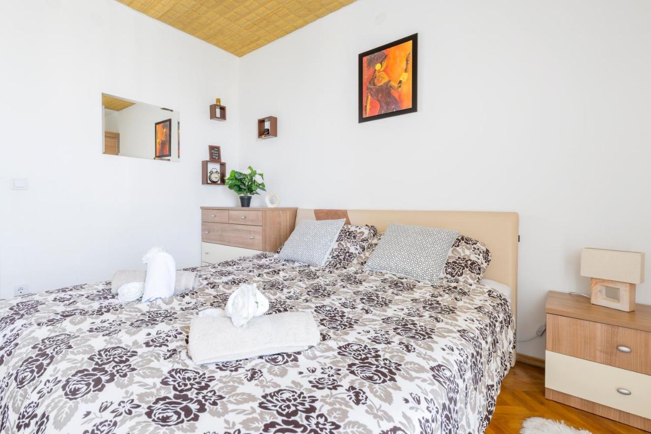 Apartment Adventure 75m2 Close To The Center Split