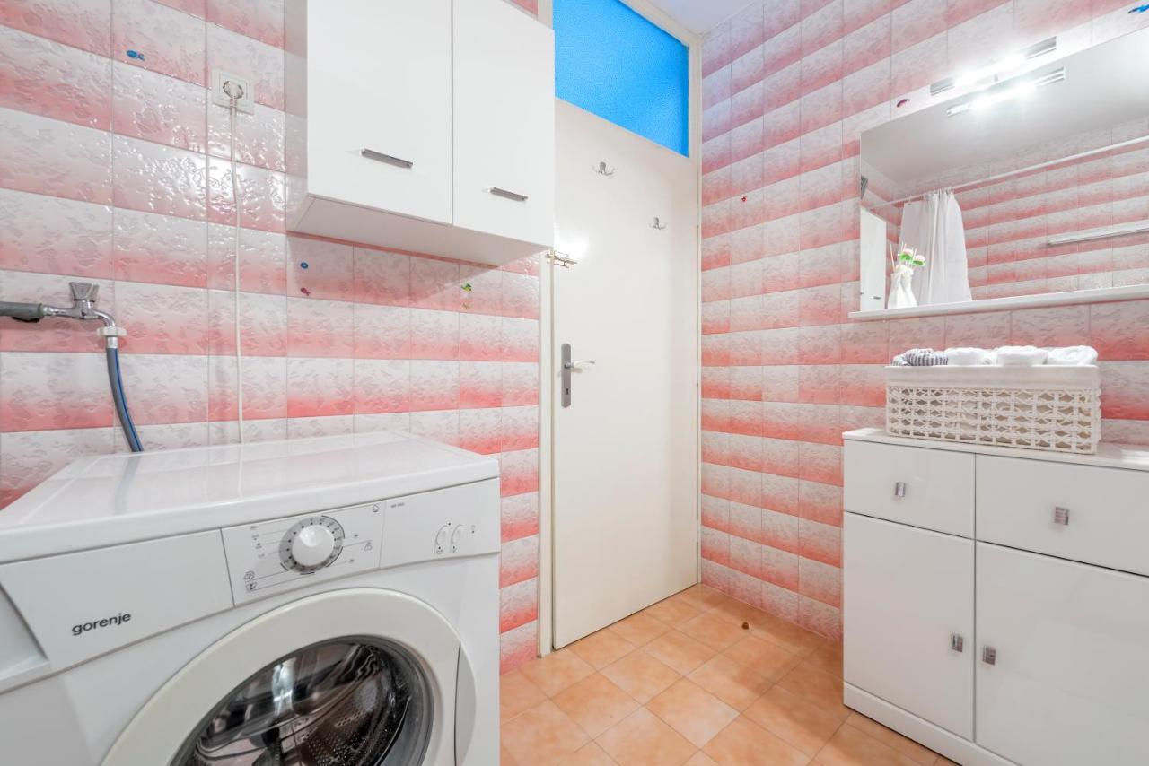 Apartment Adventure 75m2 Close To The Center Split