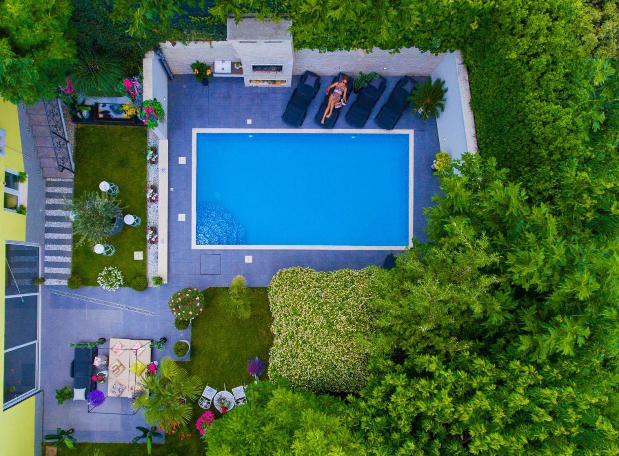 ***Green Dream***- Villa In Split Split