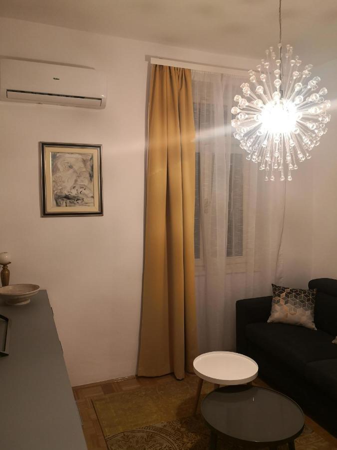 Private Oasis-villa Sandina Apartment