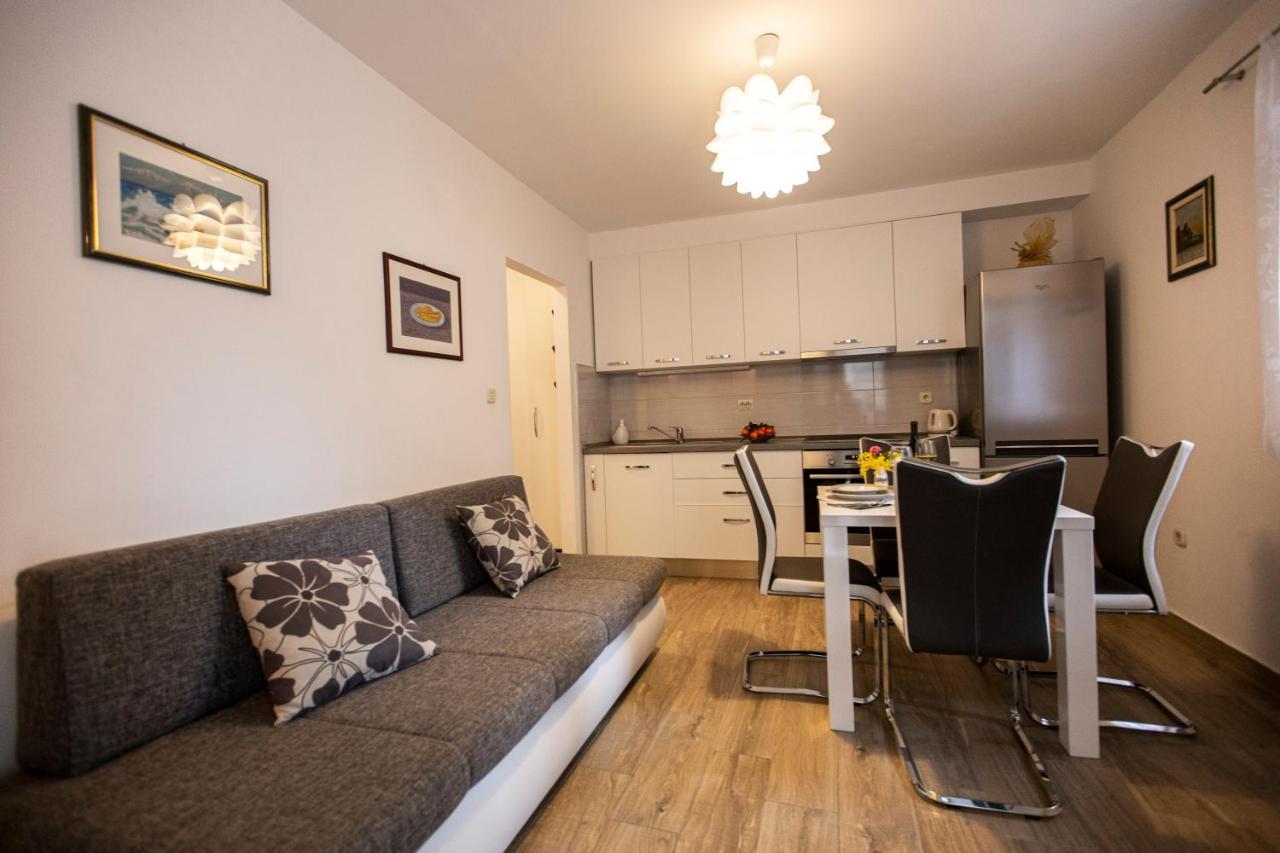 The Star Apartment *