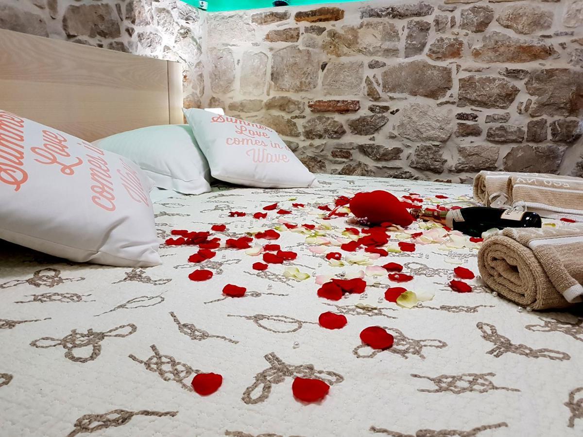 Villa Nautica Stone House Apartment