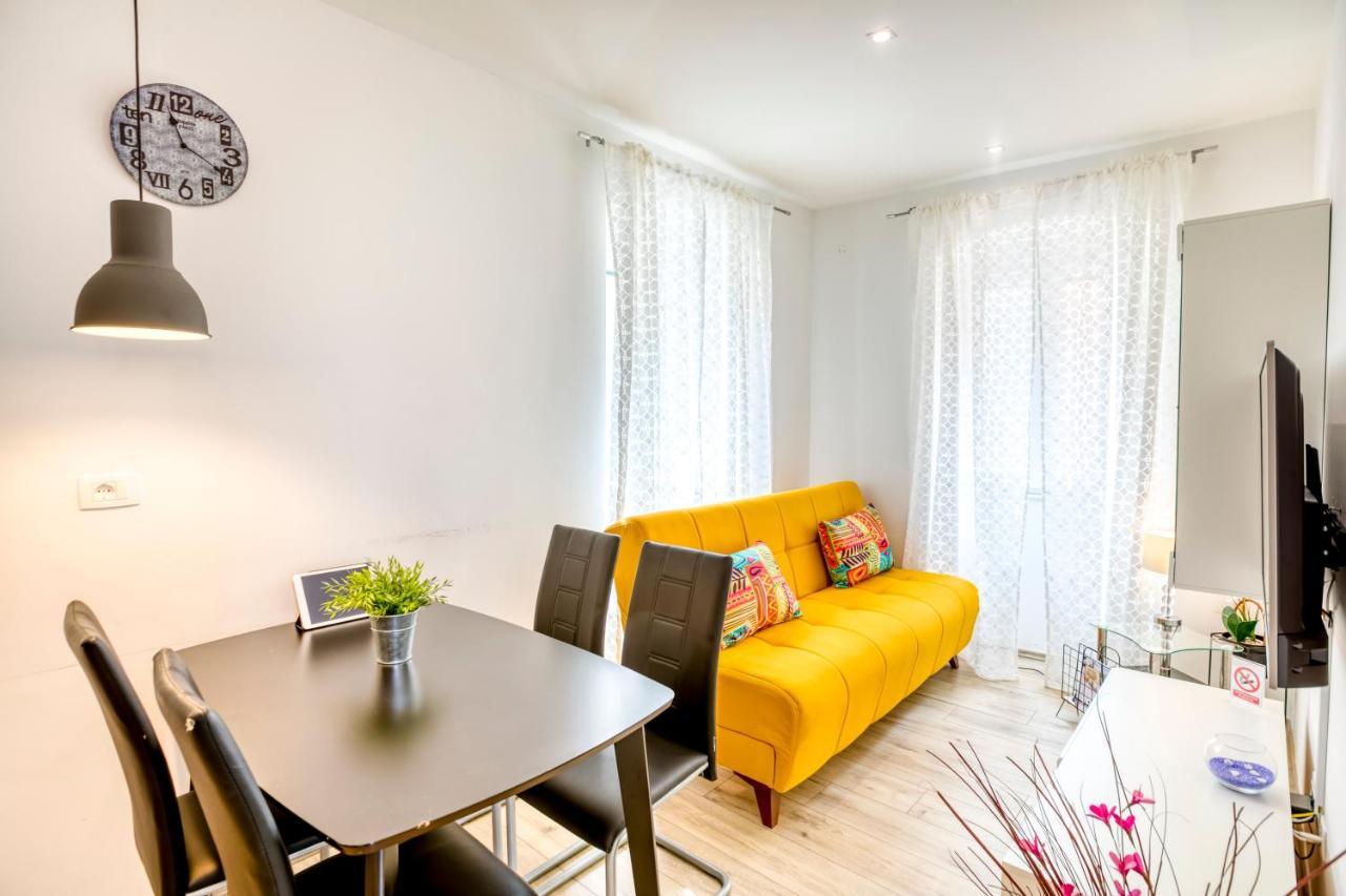 Apartment Grace, Feel At - Away From