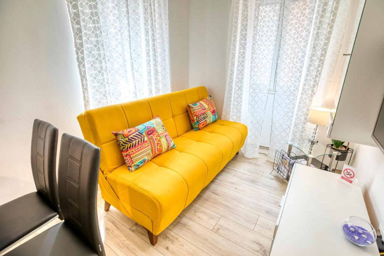 Apartment Grace, Feel At - Away From *