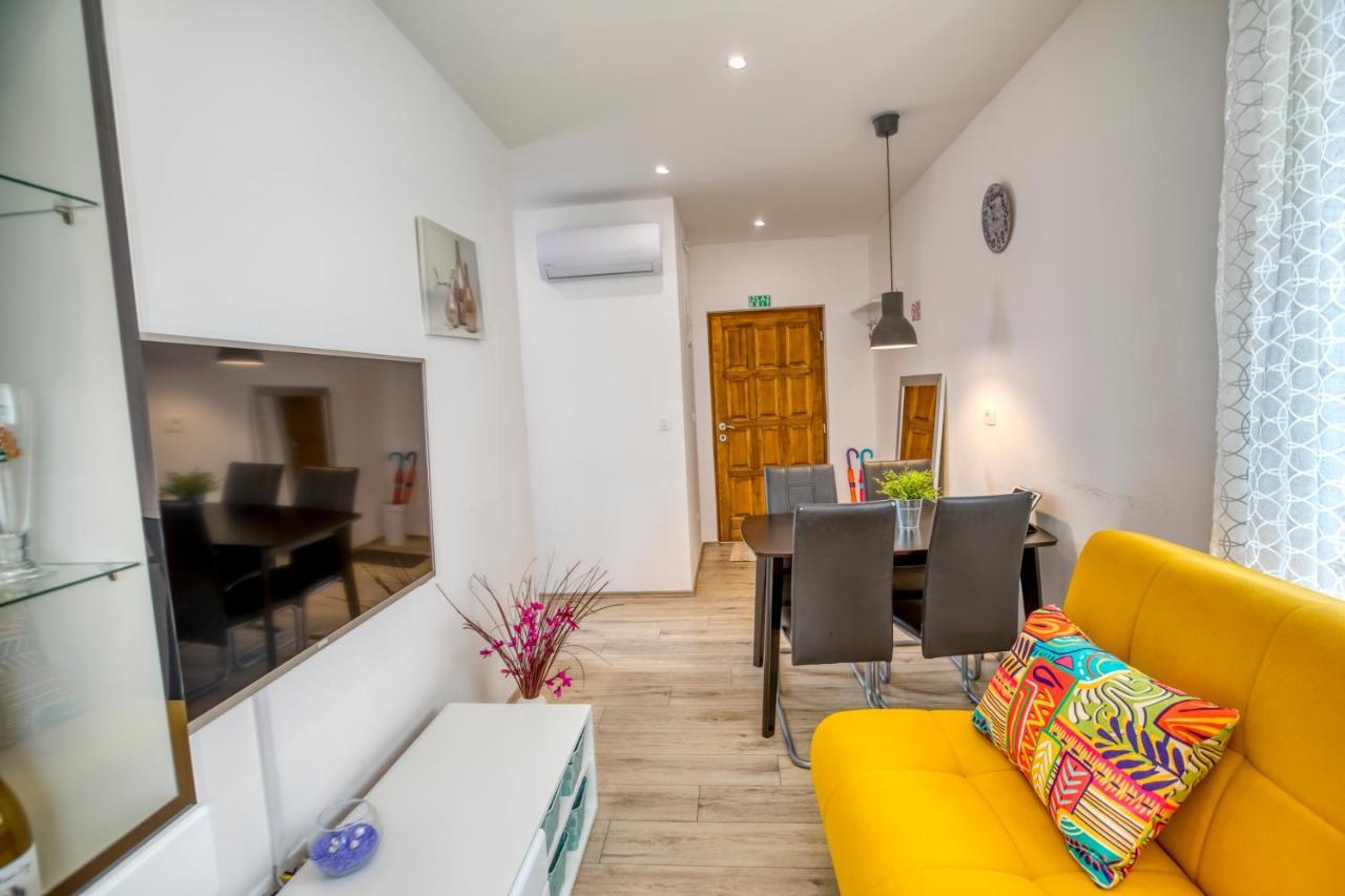 Apartment Grace, Feel At - Away From *