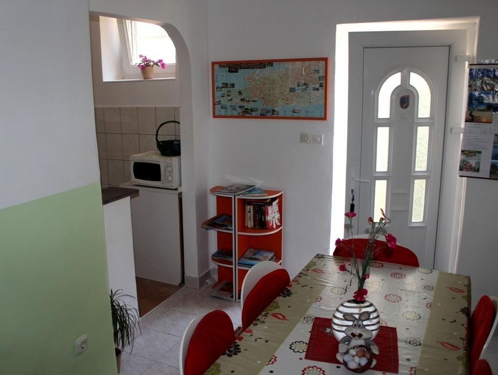 Guest House With Garden - Zuvan