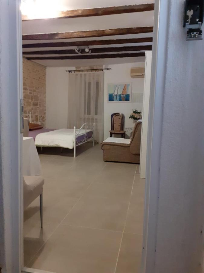 Muco Varos Apartment *