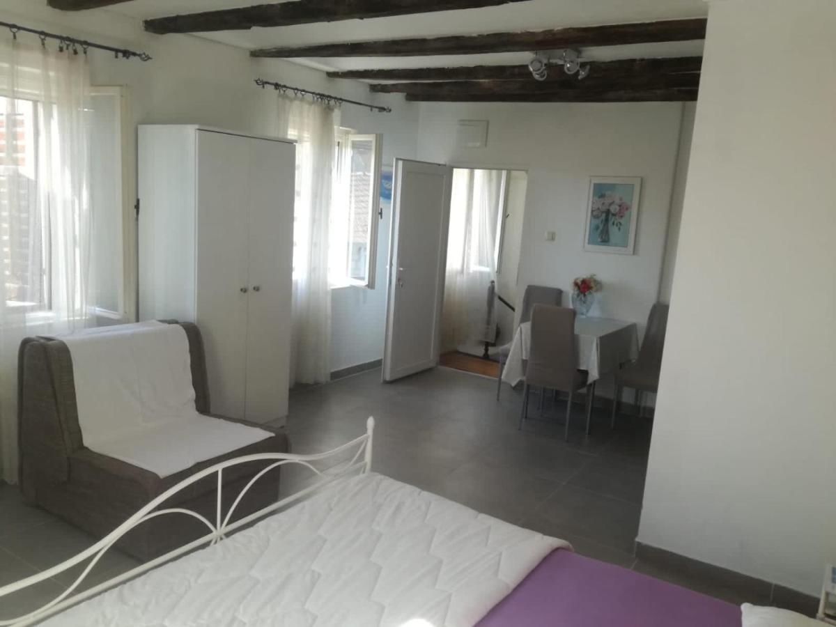 Apartment Muco Varos