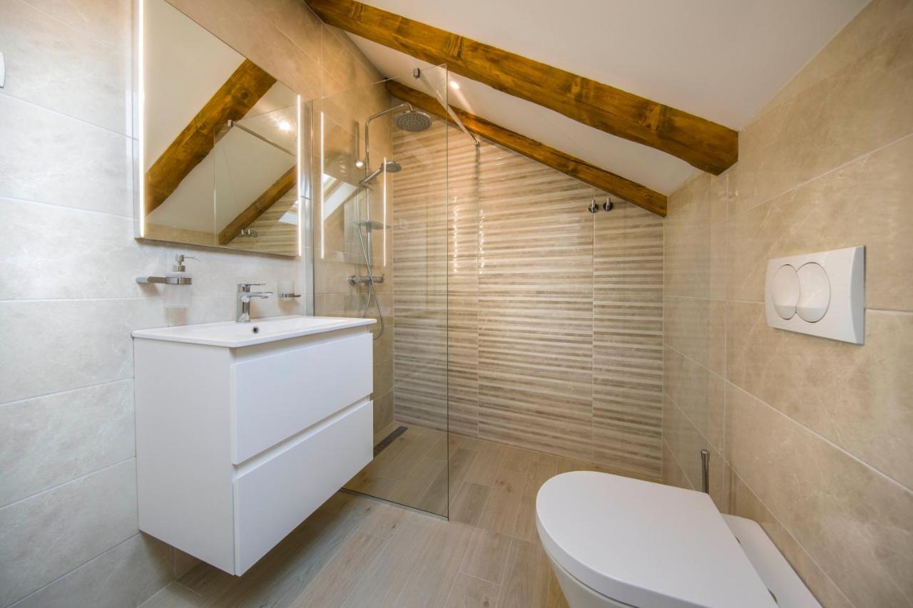 Mikula And Cvita Stone House Apartment