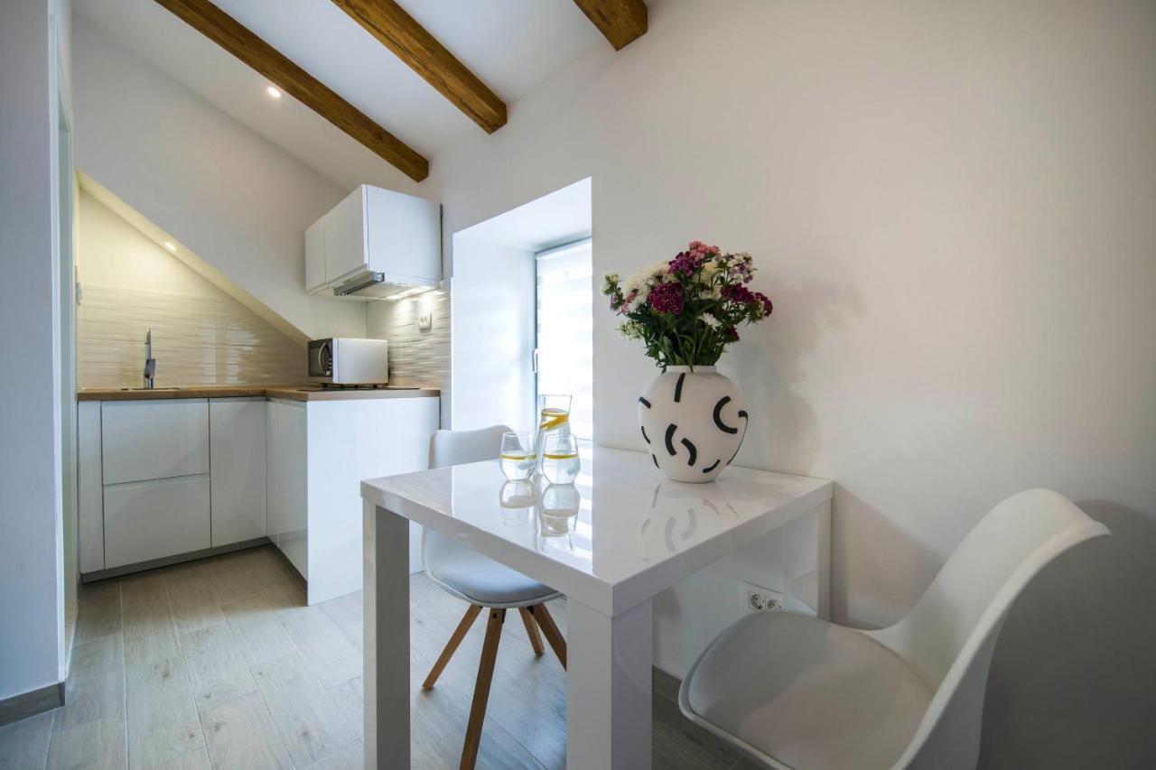 Mikula And Cvita Stone House * Split
