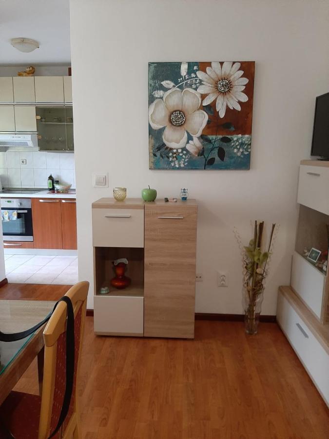 Apartment Apartman Paola *