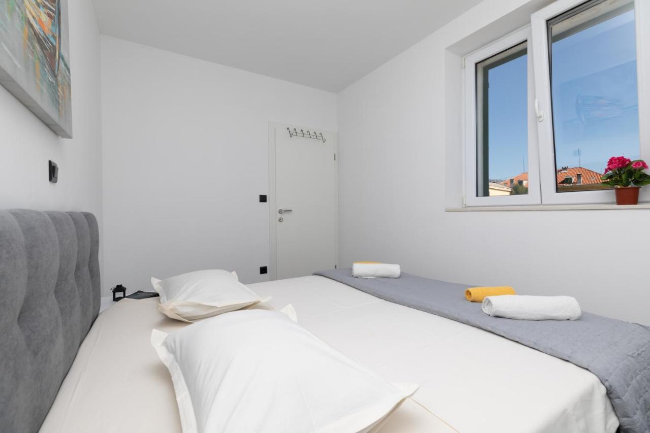 Viva Apartment Split