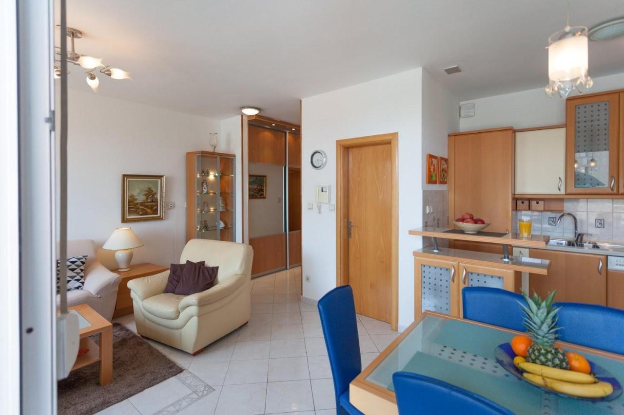 Apartment Exclusive Sea View *