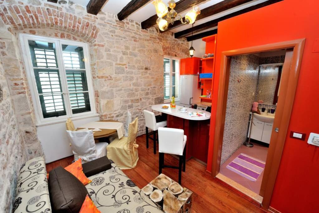 Apartamento Charming Stone In The Heart Of