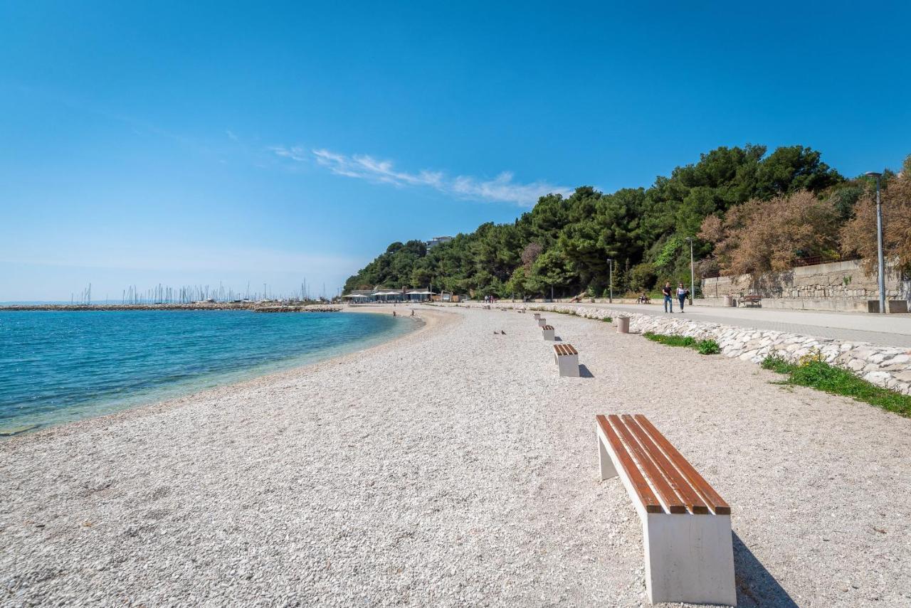 Near The - Minka * Split