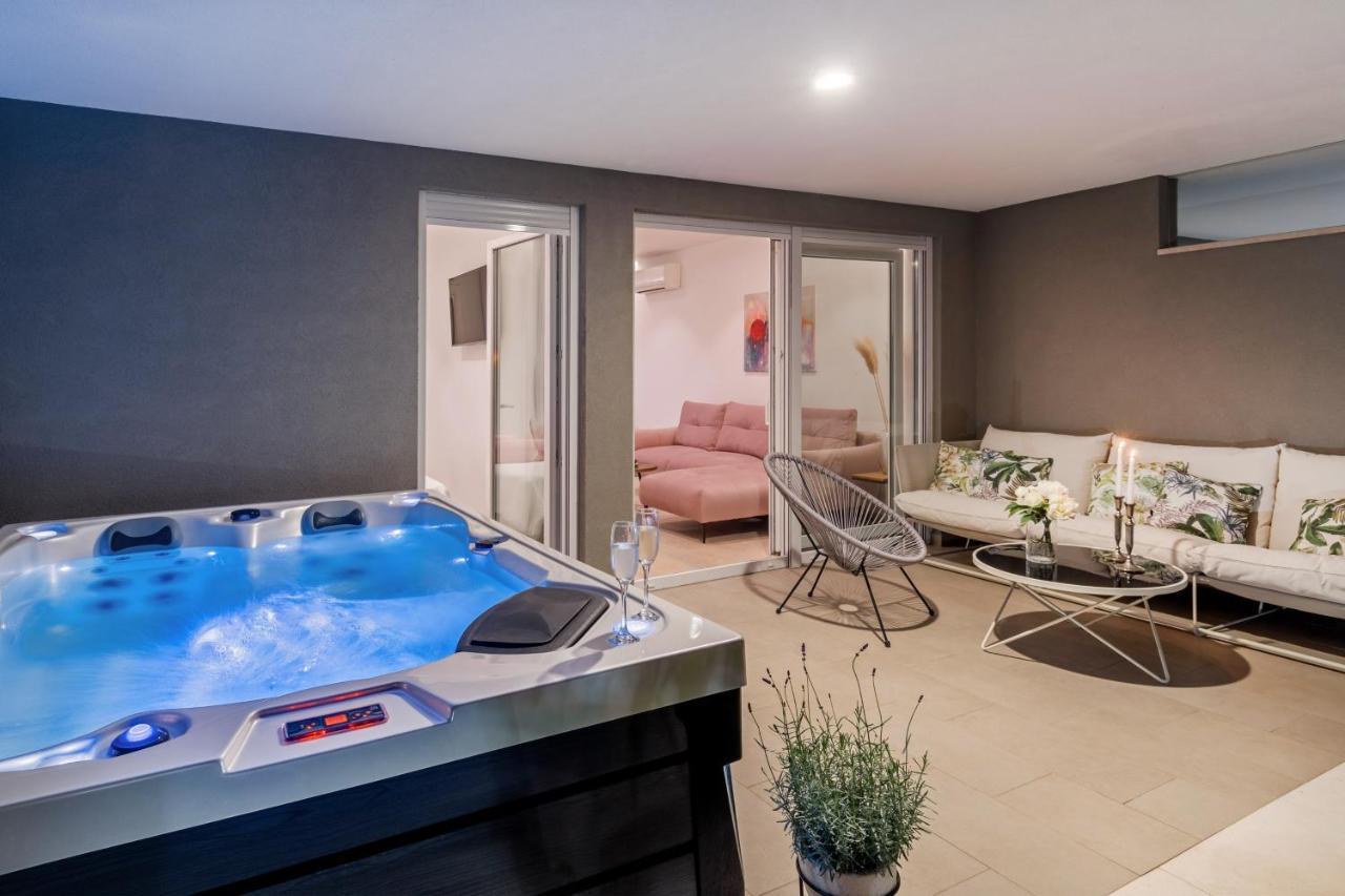 Appartement Zaloo, Luxury With Sea-view And Jacuzzi Split