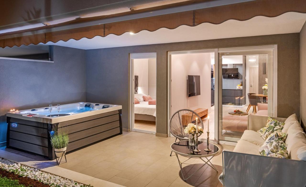 Zaloo, Luxury With Sea-view And Jacuzzi Split