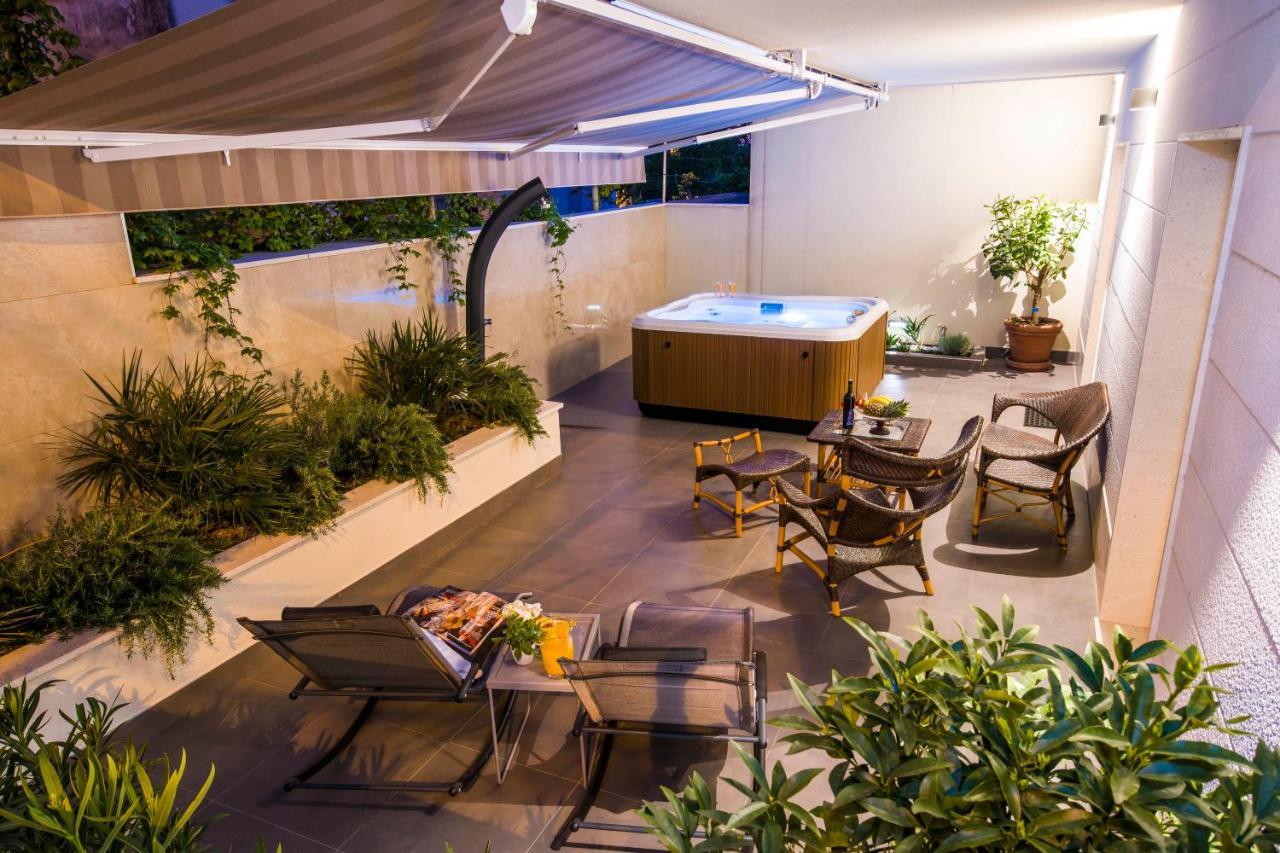 Amaris Luxury Split