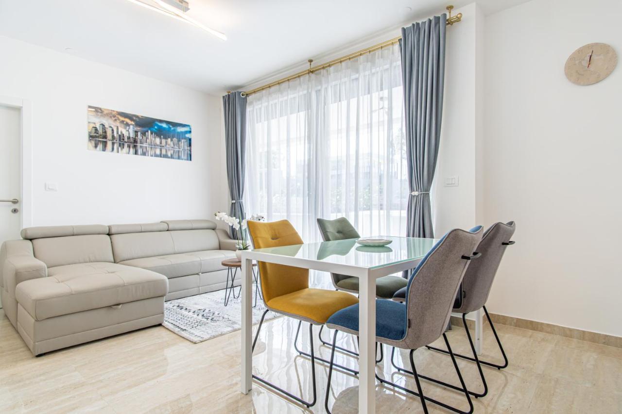Ledeno Luxury Split
