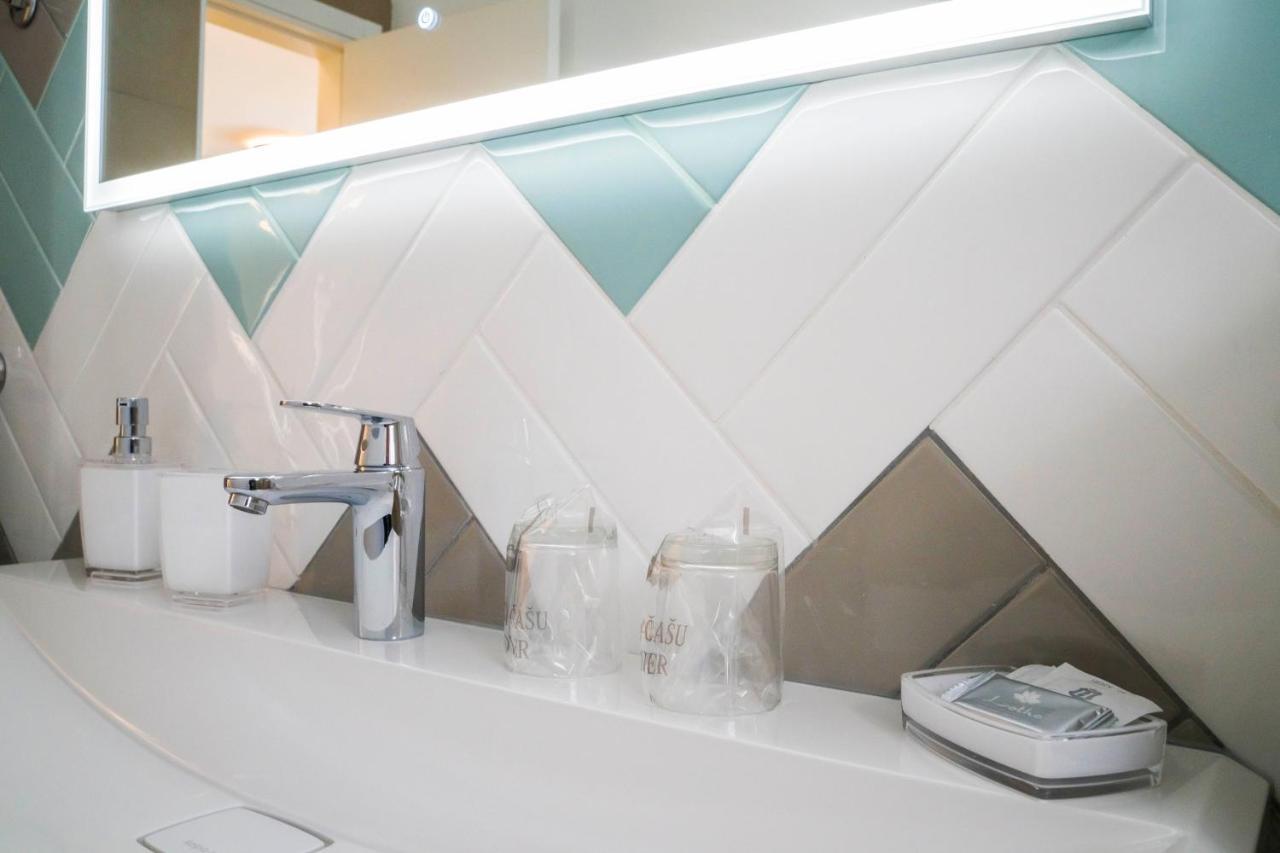 Amaris Luxury Split