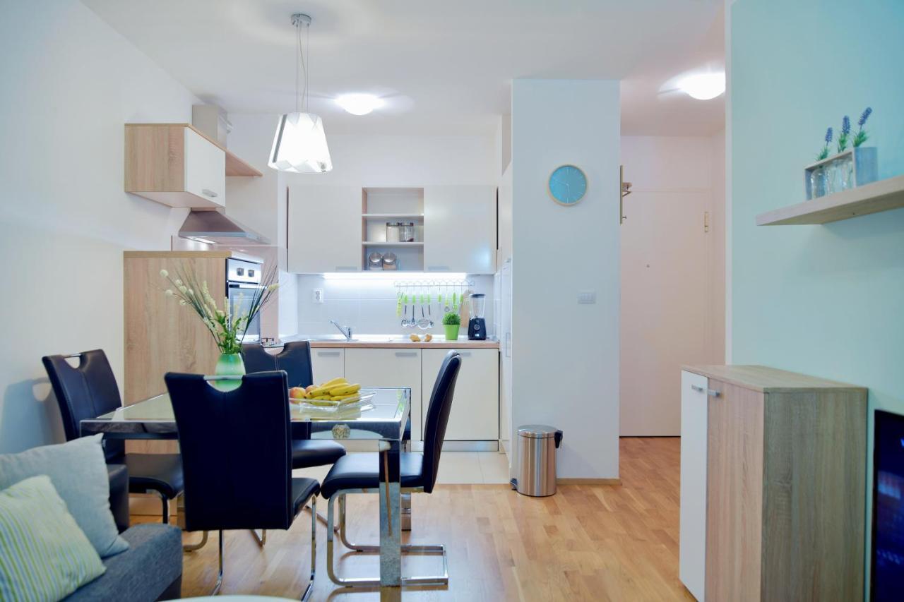 Apartment Green