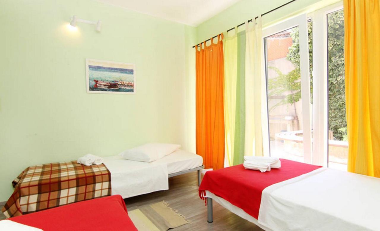 Kvaternikova - Pool, Grill, 4 Bedrooms, 3 Bathrooms Apartman Split
