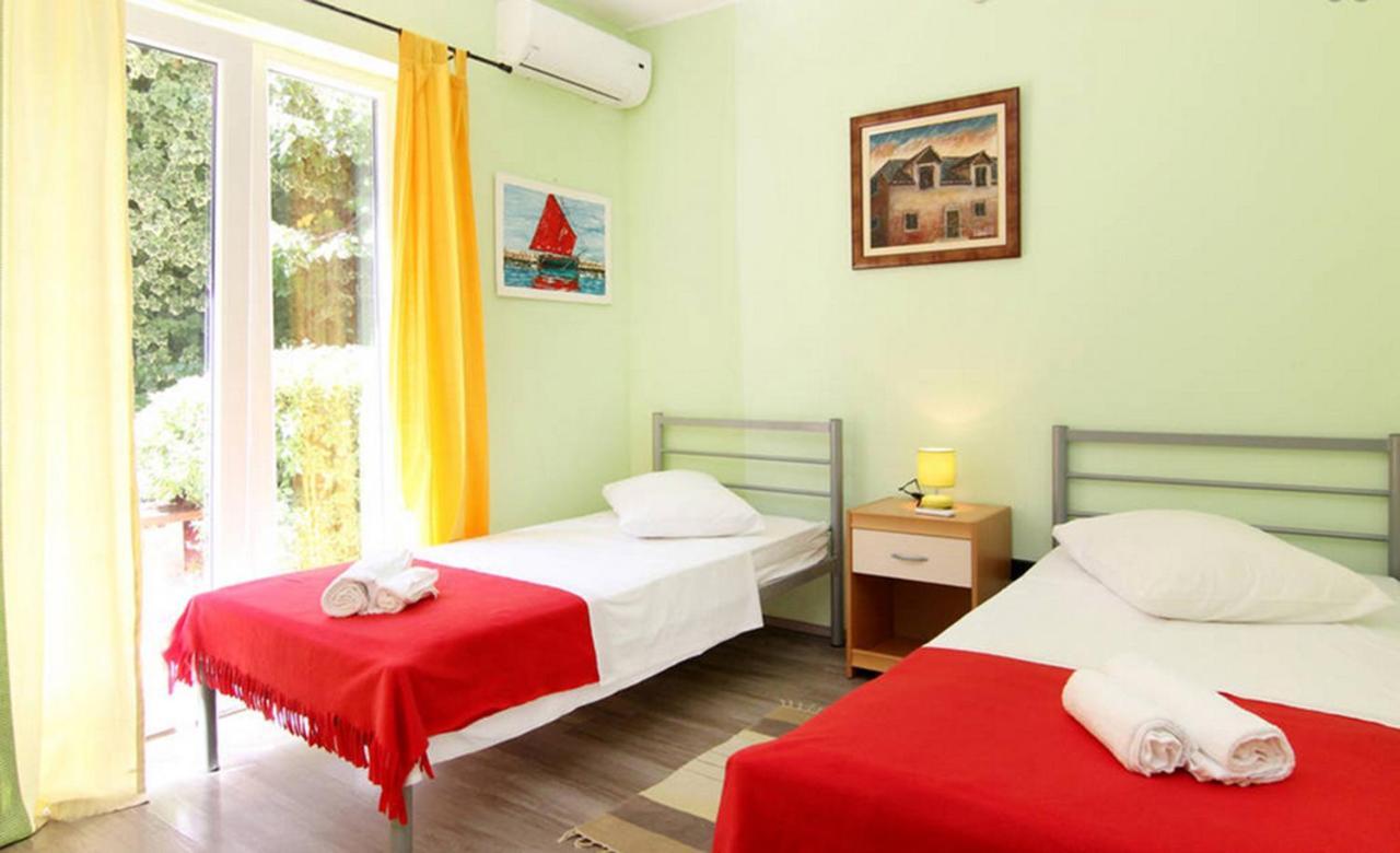 Kvaternikova - Pool, Grill, 4 Bedrooms, 3 Bathrooms *