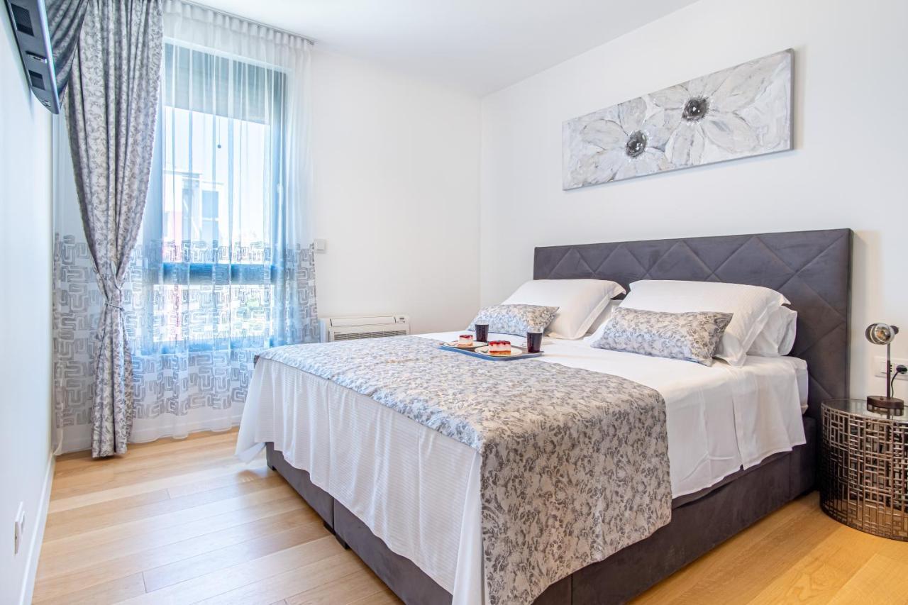 Euphoria Luxury Split