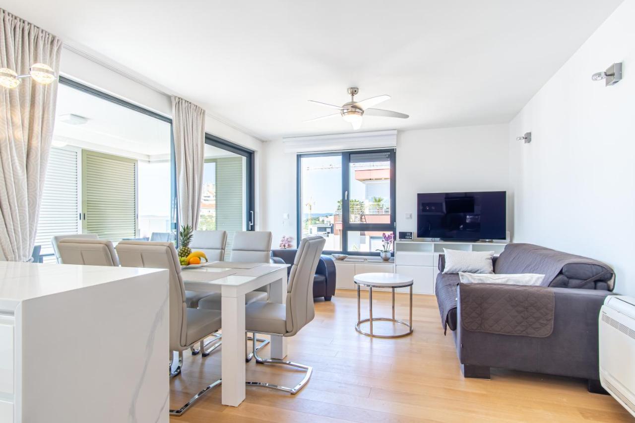 Euphoria Luxury Apartment