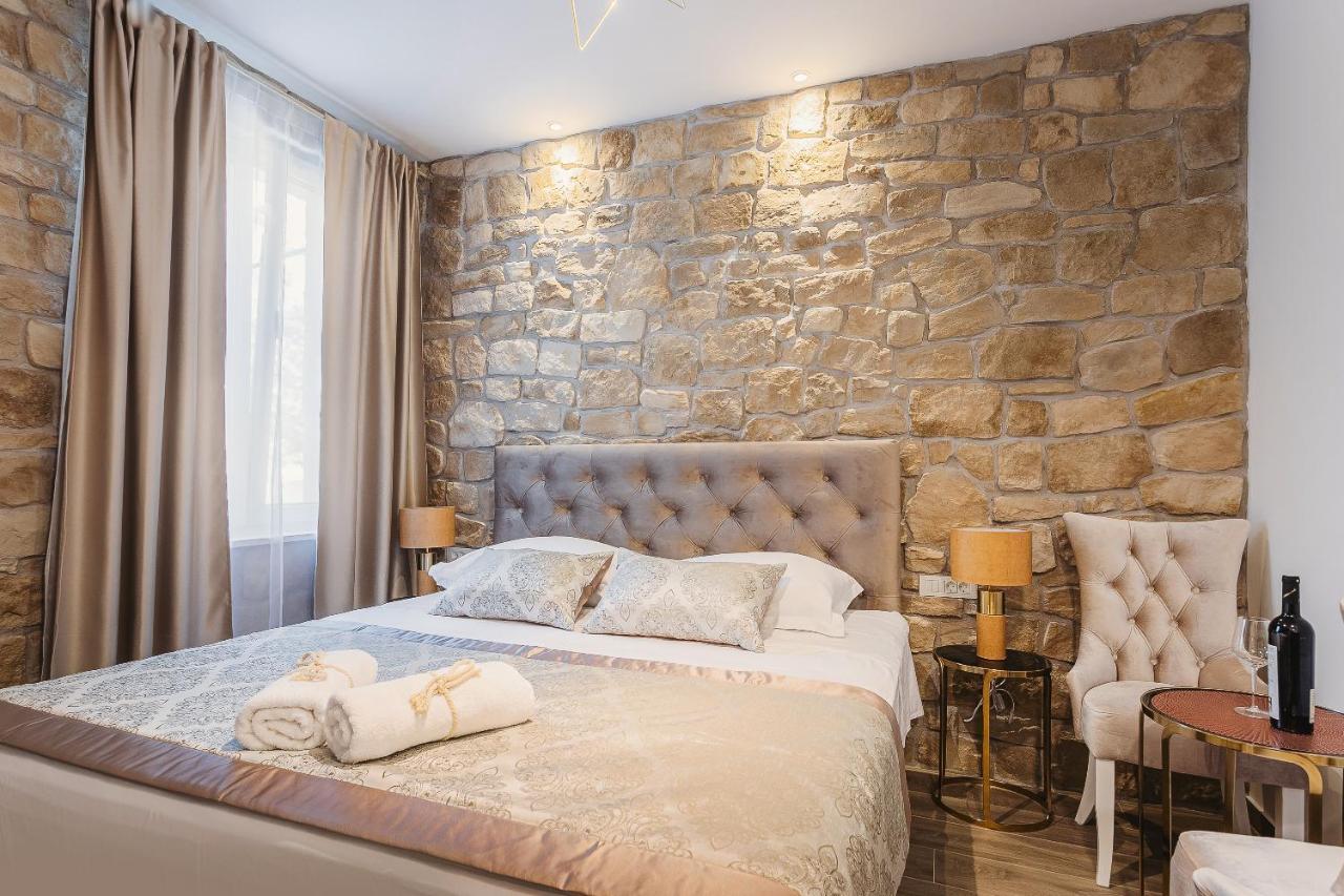 Four Elements Apartment Split