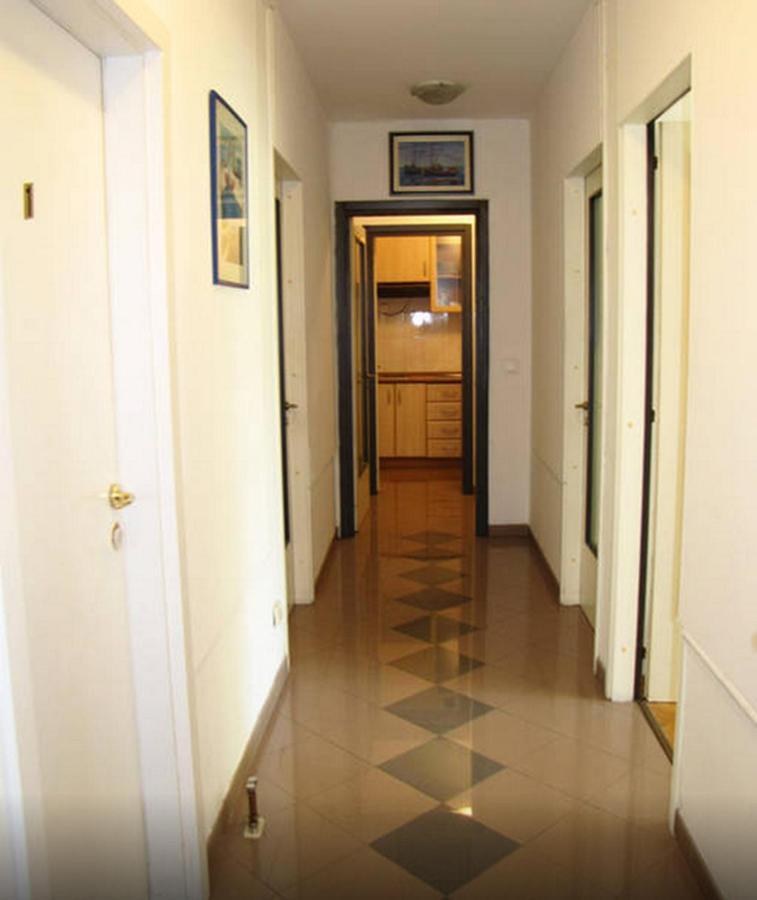 Kvaternikova - Pool, Grill, 4 Bedrooms, 3 Bathrooms