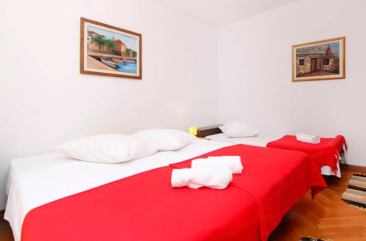Kvaternikova - Pool, Grill, 4 Bedrooms, 3 Bathrooms Apartman Split