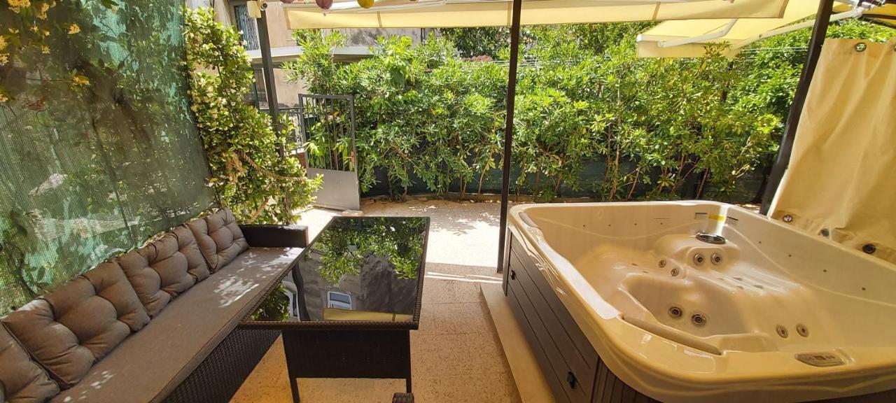 Appartement Johnny Croatia With Hot Tub Split