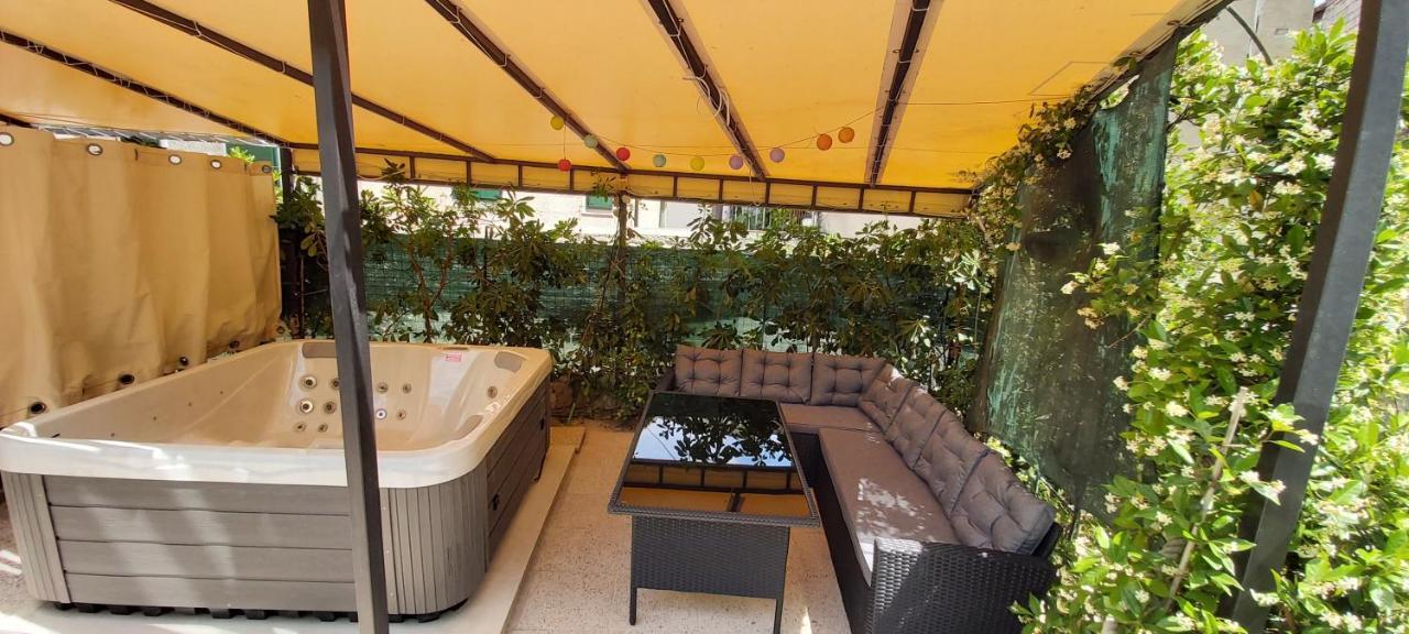 Johnny Croatia With Hot Tub *