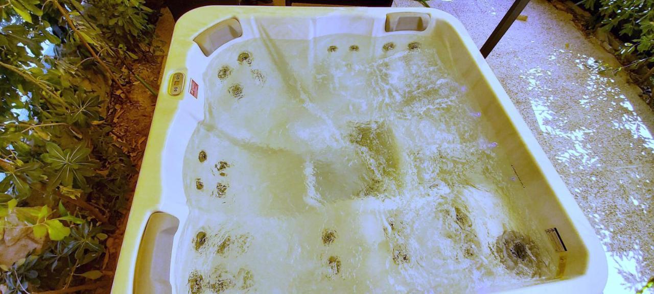 Johnny Croatia With Hot Tub *