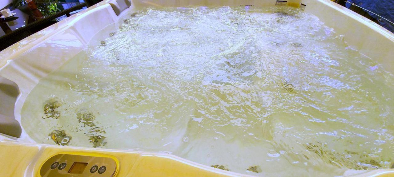 Johnny Croatia With Hot Tub Split