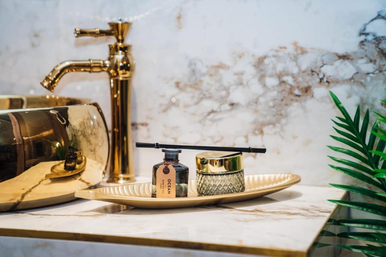 Luxury L&l Split