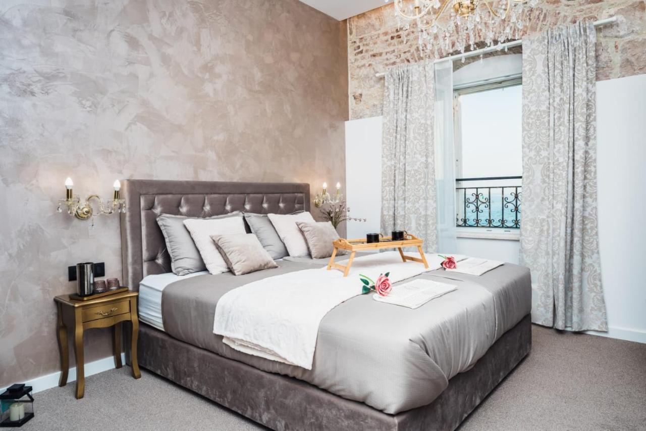 Luxury L&l Bed & Breakfast