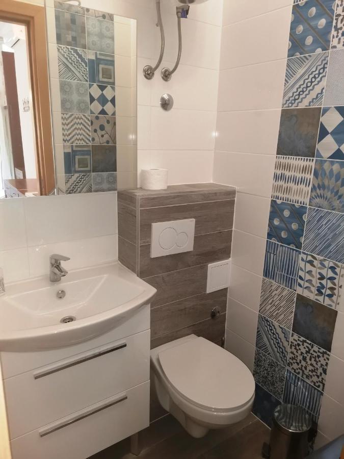 Studio Apartments *