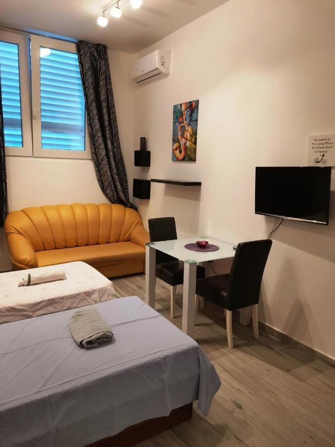 Studio Apartments Apartment *